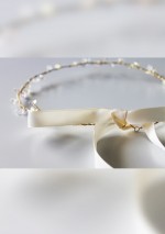 Golden hair jewellery with pearls Sa Majesté